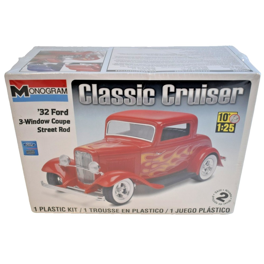 MONOGRAM 1932 FORD 3 Window Coupe Street Rod 1:25 SCALE MODEL KIT Sealed 0887
